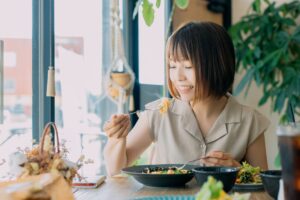 IT・SEフリーランスの交際費はどこまで経費になる?【税理士が解説】
