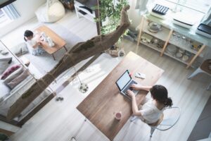 自宅で仕事をしている場合、家賃の一部は経費になる？個人事業主・法人代表者の按分処理を解説